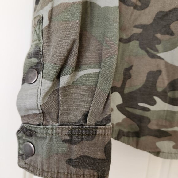 Forever 21 Camouflage Shirt Long Sleeves Snaps Camo Military Utility Edgy Small - Picture 5 of 8